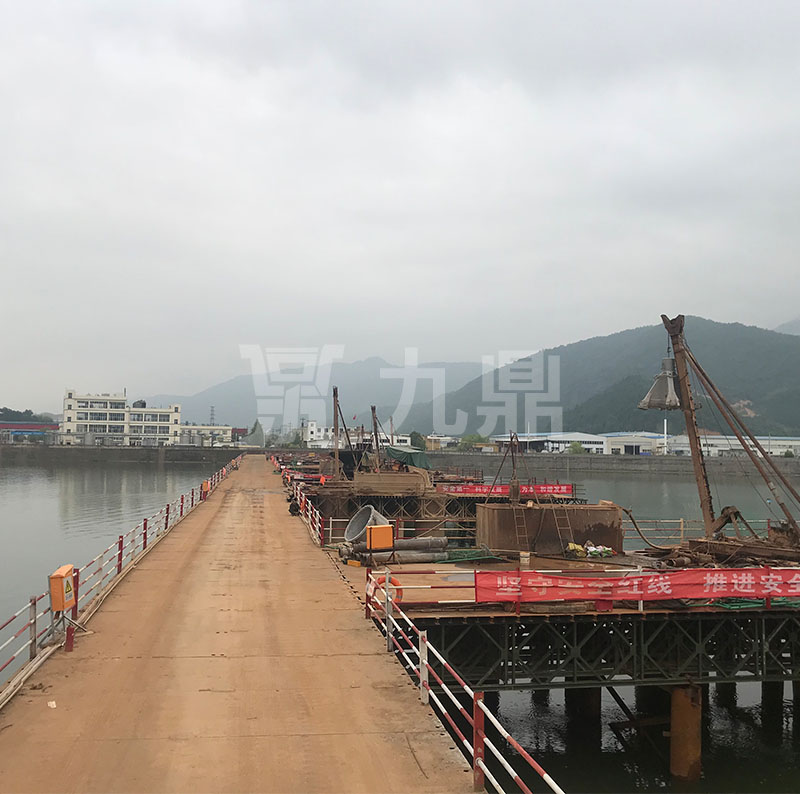 鋼平(ping)檯(tai)搭建(jian)滿足(zu)柱間支(zhi)撐(cheng)